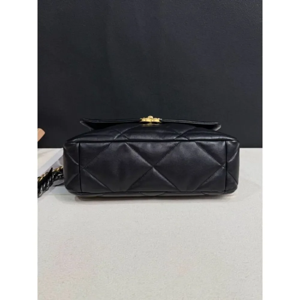CHANEL brand color
